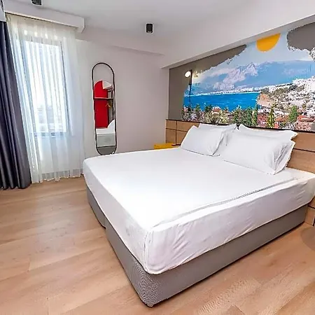 Just Hotel