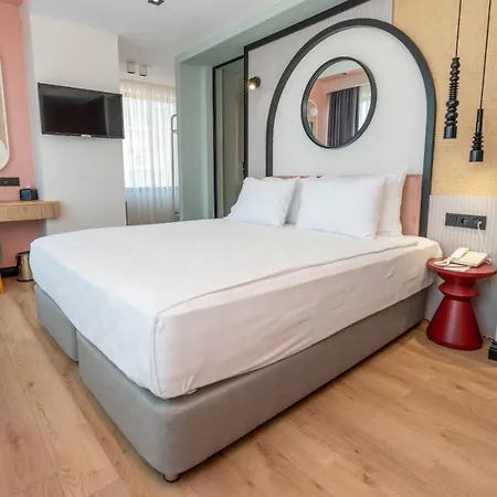 Hotel Just 3*