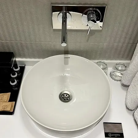 Just Hotel